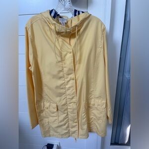 Butter yellow raincoat St. John’s Bay women’s L lightweight soft